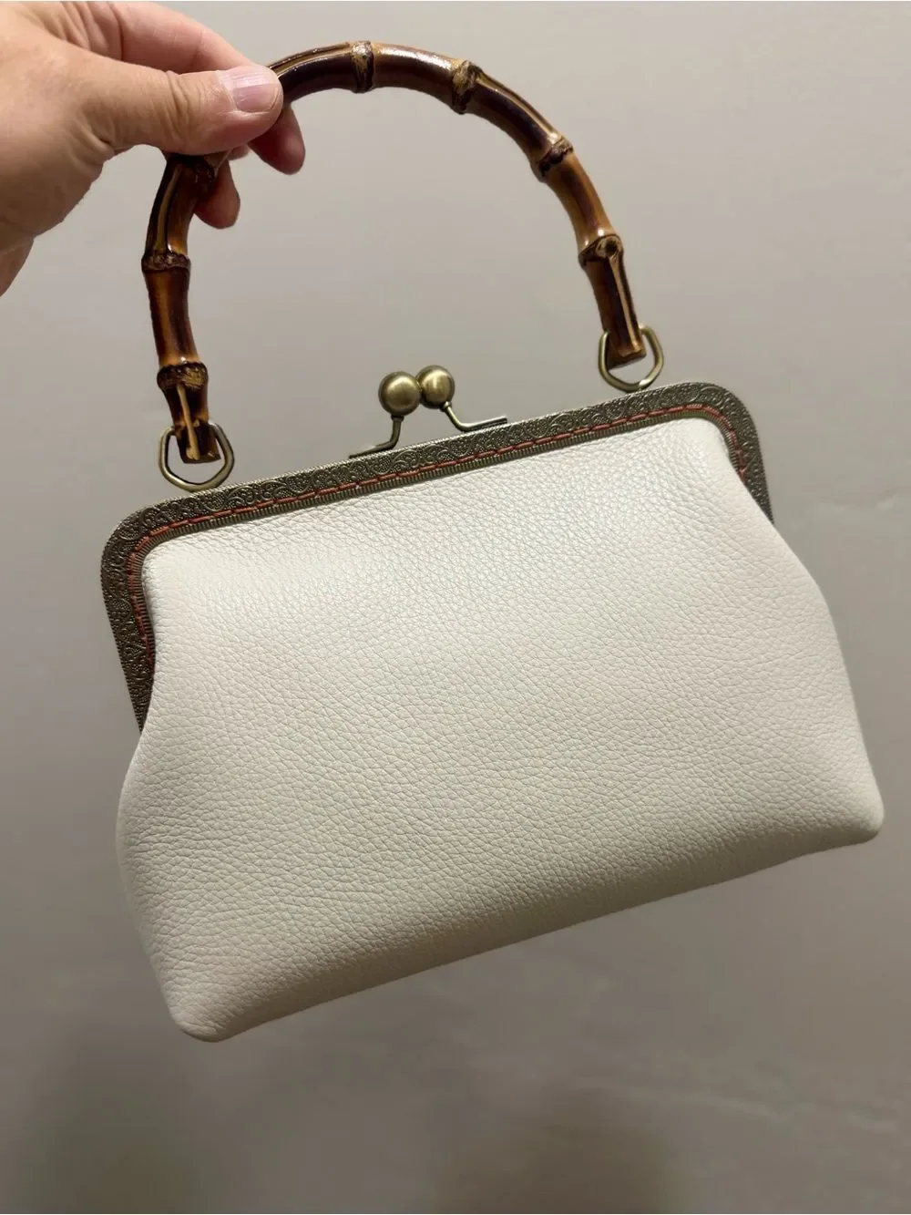 Handsewn Genuine Pebble Leather, Retro Style Kisslock & Bamboo Handle Bag Set